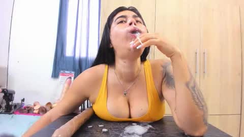 Snapshot of andreitatruji chatting on 22, 11, 2025 yudith online show from 22, 11, 2025