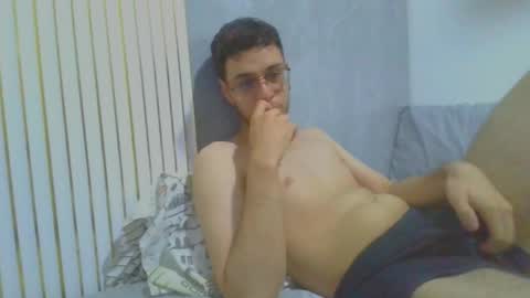 andres129494 online show from 1, 12, 2025