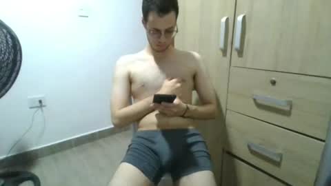 Snapshot of andres129494 chatting on 11, 7, 2026 andres129494 online show from 11, 7, 2026