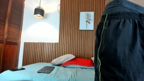 Snapshot of andres_belari chatting on 13, 10, 2025 andres_belari online show from 13, 10, 2025