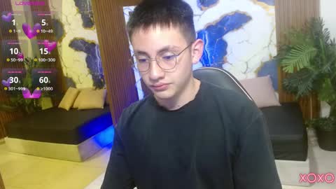 Snapshot of andres_tay chatting on 10, 4, 2026 andres_tay online show from 10, 4, 2026