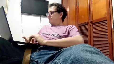 andresfloga online show from 14, 11, 2025