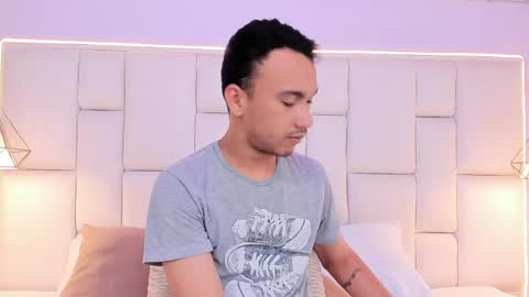 Snapshot of andressolorzano chatting on 2, 5, 2026 Andres online show from 2, 5, 2026