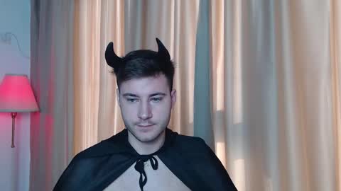 Snapshot of andrew2305 chatting on 30, 10, 2025 Justin Andrew online show from 30, 10, 2025