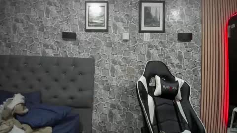 andrew_2811 online show from 9, 9, 2025