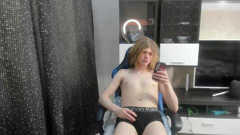 Snapshot of andrew_bolden chatting on 4, 5, 2026 Andrew online show from 4, 5, 2026