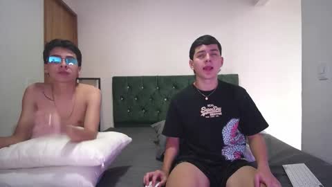 Snapshot of andrew_restrepo chatting on 12, 10, 2025 andrew restrepo online show from 12, 10, 2025