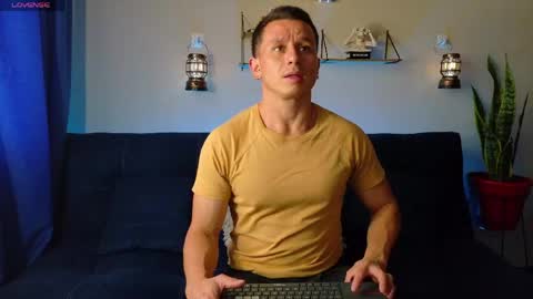 Snapshot of andrewfalcon_ chatting on 15, 5, 2026 andrewfalcon_ online show from 15, 5, 2026
