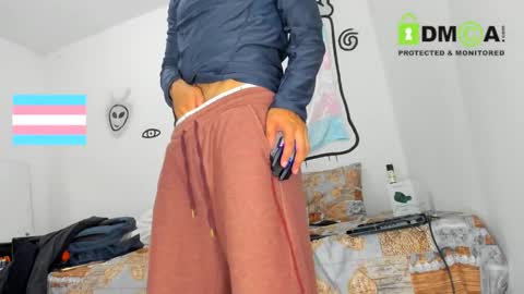 Snapshot of androgynous_love chatting on 7, 3, 2025 hugeclit online show from 7, 3, 2025