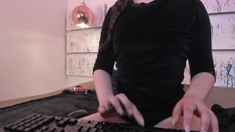   online show from 15, 1, 2025