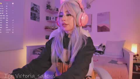 Victoria Senz  online show from 9, 4, 2026