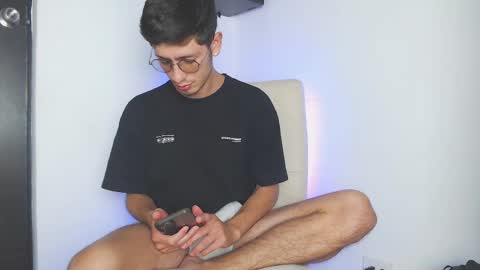 Snapshot of andy_collins__ chatting on 16, 10, 2025 andy_collins__ online show from 16, 10, 2025