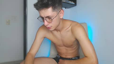 Snapshot of andy_collins__ chatting on 27, 10, 2025 andy_collins__ online show from 27, 10, 2025