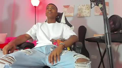 andy_smith333 online show from 9, 1, 2025