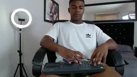 andy_smith333 online show from 16, 2, 2025