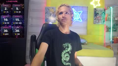 Snapshot of andy_staar18 chatting on 21, 12, 2025 andy online show from 21, 12, 2025