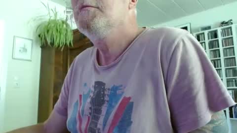 Snapshot of andyb1803 chatting on 28, 4, 2026 andyb1803 online show from 28, 4, 2026