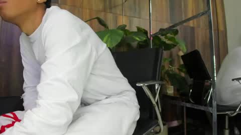 Snapshot of andysins chatting on 28, 4, 2026 Andy online show from 28, 4, 2026
