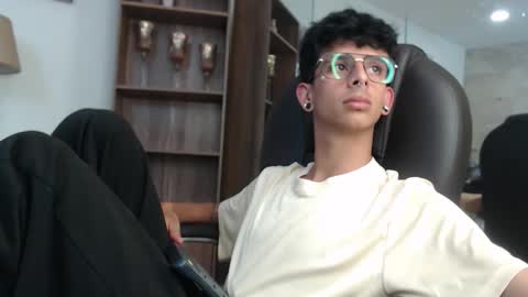 Snapshot of andyxibrat chatting on 18, 4, 2026 andyxibrat online show from 18, 4, 2026