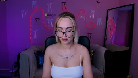 Snapshot of anelia_sun chatting on 16, 3, 2026 anelia_sun online show from 16, 3, 2026