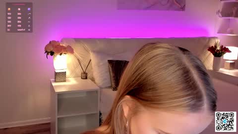 Snapshot of anellyball_ chatting on 17, 9, 2025 Anelly online show from 17, 9, 2025