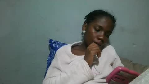 Snapshot of angeeliine chatting on 8, 6, 2026 angeeliine online show from 8, 6, 2026