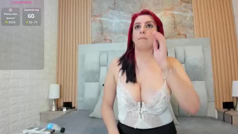 Snapshot of angel__red_ chatting on 22, 9, 2025 angel__red_ online show from 22, 9, 2025