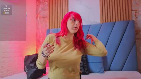 Snapshot of angel__red_ chatting on 23, 11, 2025 angel__red_ online show from 23, 11, 2025