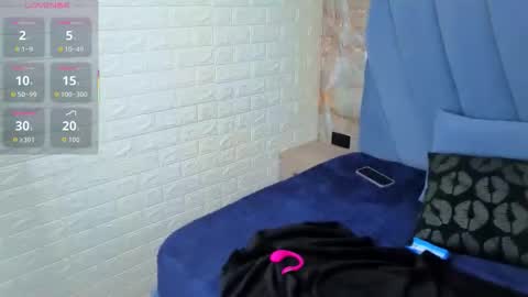 Snapshot of angel__red_ chatting on 29, 11, 2025 angel__red_ online show from 29, 11, 2025