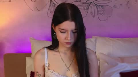Snapshot of angel__rossee chatting on 8, 5, 2026 Rose 18 New here online show from 8, 5, 2026
