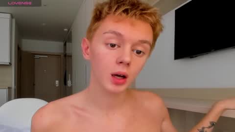 angel_andreww online show from 3, 3, 2025