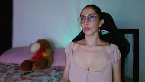Snapshot of angel_blackhot chatting on 14, 10, 2025 angel blackhot online show from 14, 10, 2025