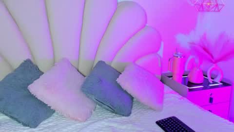 Snapshot of angel_bloom1 chatting on 6, 7, 2026 Angel online show from 6, 7, 2026