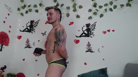 Angel Curl online show from 17, 2, 2025