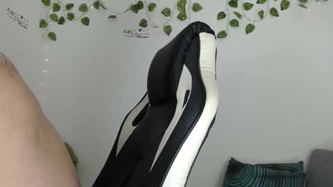 Angel Curl online show from 16, 1, 2026