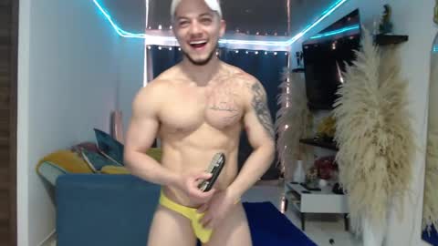 Snapshot of angel_curl chatting on 4, 5, 2026 Angel Curl online show from 4, 5, 2026