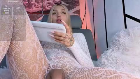 Angel-dragun online show from 4, 6, 2026