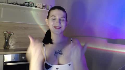 Snapshot of angel_gelya chatting on 6, 10, 2025 Angel online show from 6, 10, 2025