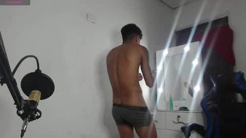 Snapshot of angel_latinguy chatting on 18, 10, 2025 Angel online show from 18, 10, 2025