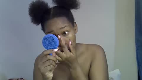 Snapshot of angel_mia5 chatting on 28, 5, 2026 angel_mia5 online show from 28, 5, 2026