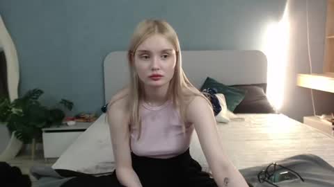 Snapshot of angel_share chatting on 18, 6, 2026 Angela online show from 18, 6, 2026
