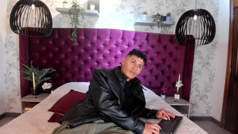 Snapshot of angel_silva_ chatting on 10, 4, 2026 Angel online show from 10, 4, 2026