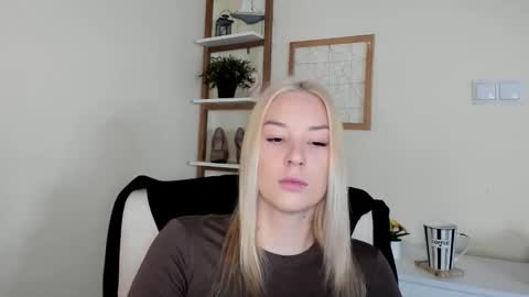 Snapshot of angela21babe chatting on 6, 2, 2026 Angela online show from 6, 2, 2026