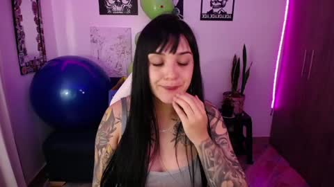 Snapshot of angela_lauren chatting on 30, 4, 2026 Angela online show from 30, 4, 2026