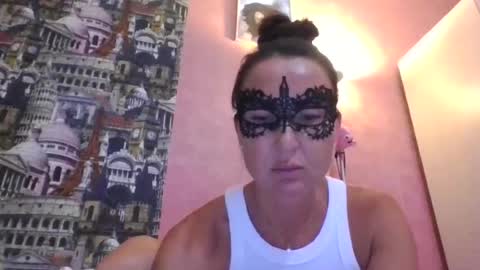 Snapshot of angela_reynolds chatting on 4, 7, 2026 Angela online show from 4, 7, 2026