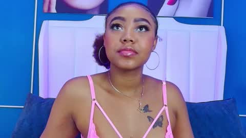 Snapshot of angela_robert chatting on 21, 10, 2025 Angela Roberts online show from 21, 10, 2025