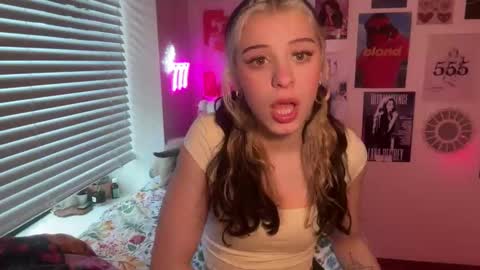 Snapshot of angelalex29 chatting on 1, 2, 2026 Alex online show from 1, 2, 2026