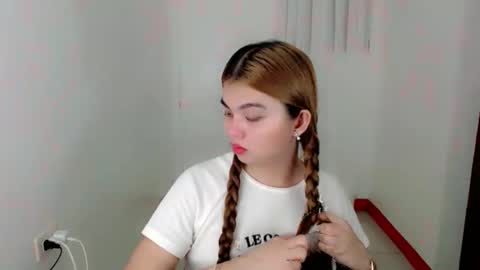 Snapshot of angelari_slut chatting on 20, 5, 2026 angelari_slut online show from 20, 5, 2026