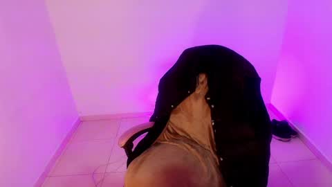 Snapshot of angele_johnson chatting on 1, 5, 2026 angele online show from 1, 5, 2026