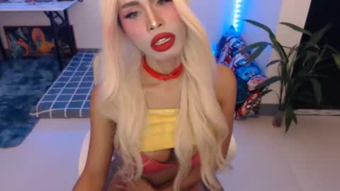 Snapshot of angelic_face_808 chatting on 9, 5, 2026 DIVINE ANGEL online show from 9, 5, 2026